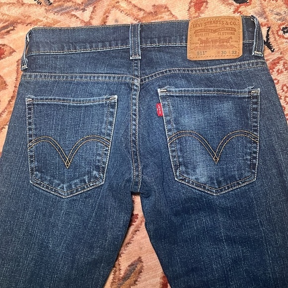 Levis 511 jeans width 30 length 32 with a zipper fly - Picture 8 of 9